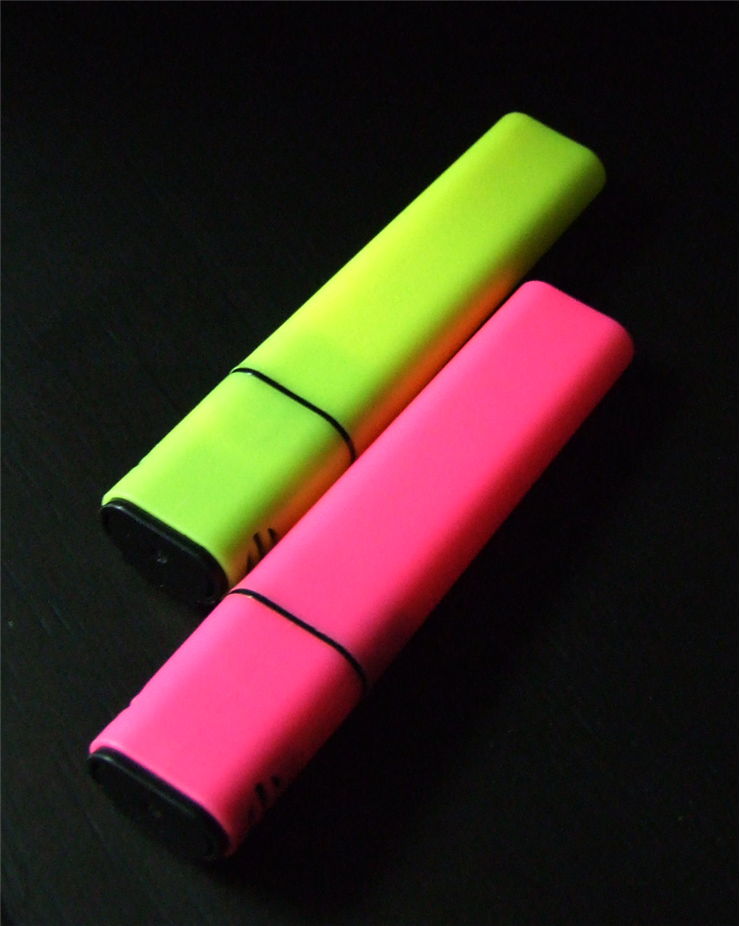 Picture Of Yellow And Pink Highlighters